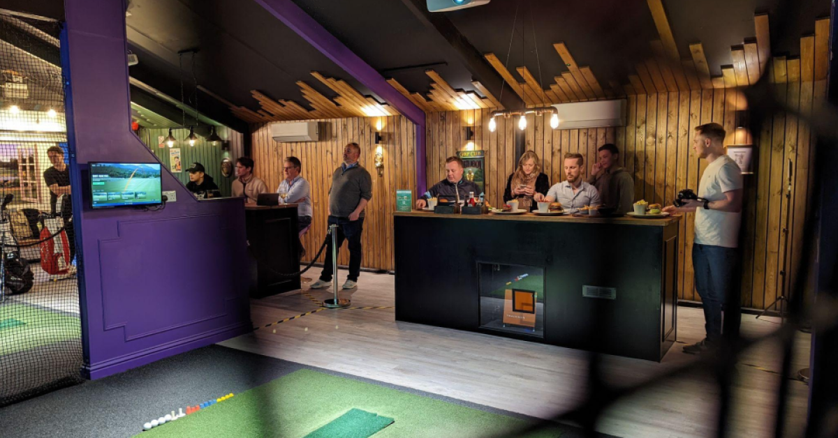 HOTSHOTS GOLF BAR